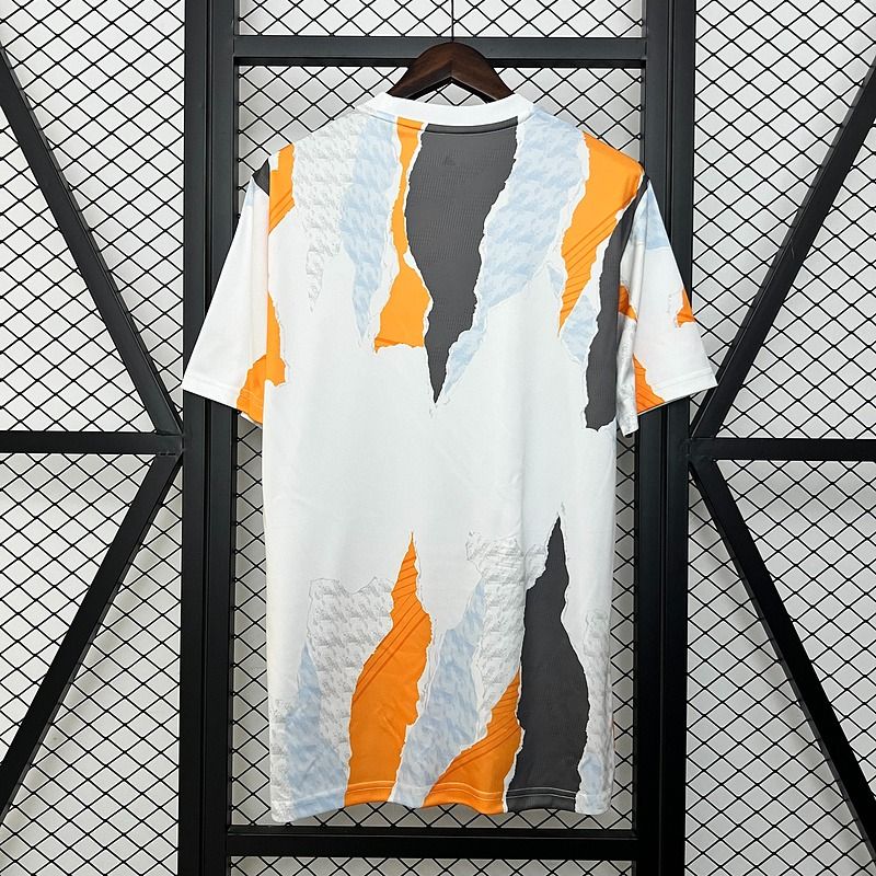 Real Madrid 2025-2026 training uniform image 2