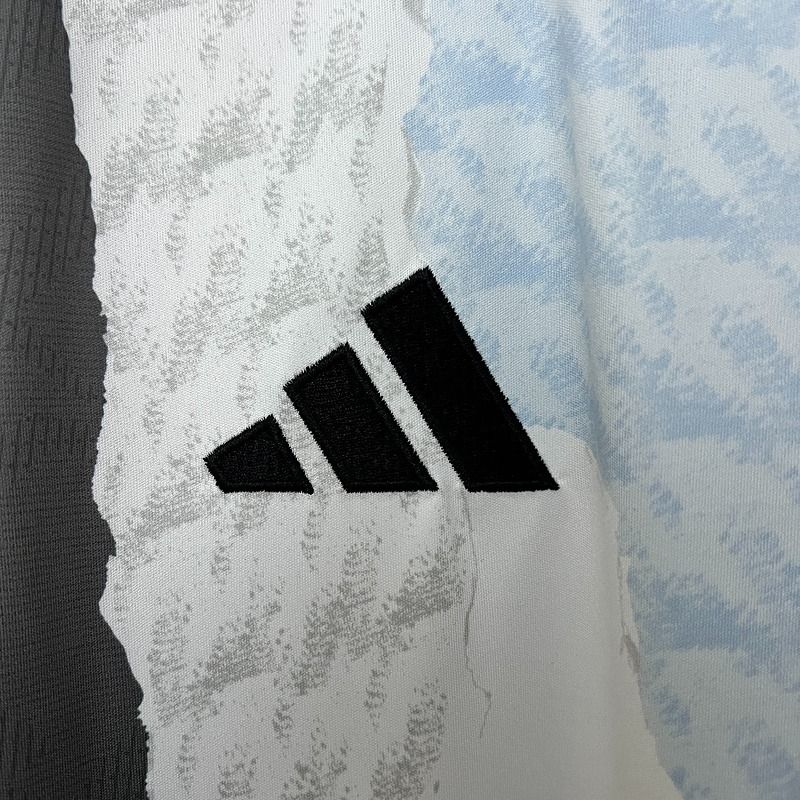 Real Madrid 2025-2026 training uniform image 7