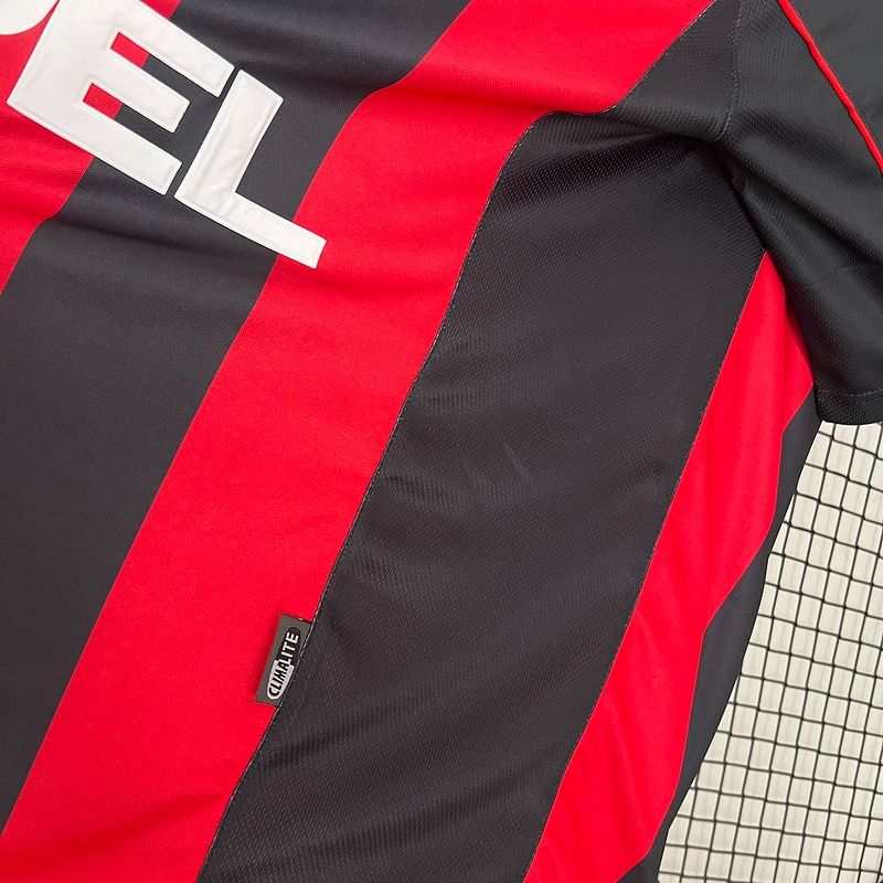 Retro AC Milan 2000-2001 home image 6