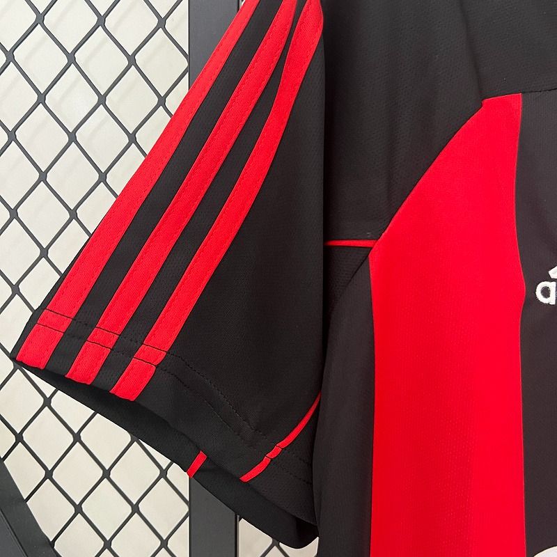 Retro AC Milan 2000-2002 home image 5
