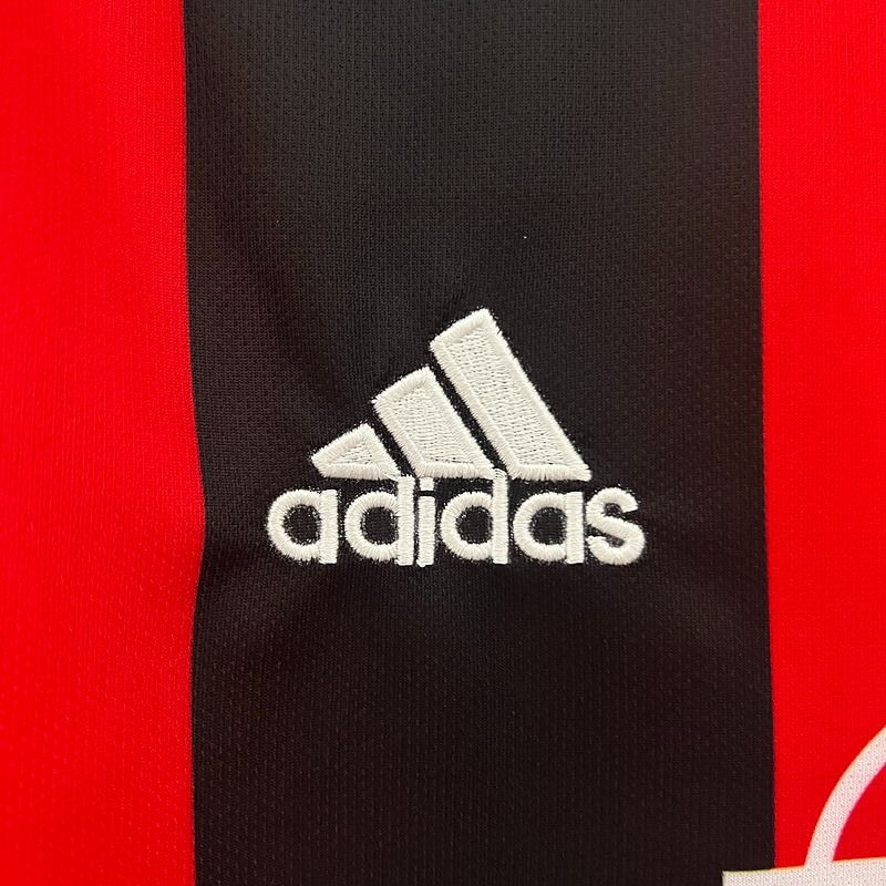 Retro AC Milan 2000-2002 home image 8