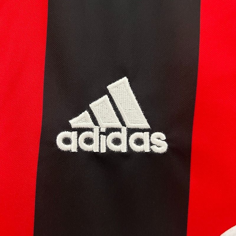 Retro AC Milan 2001-2002 home image 8