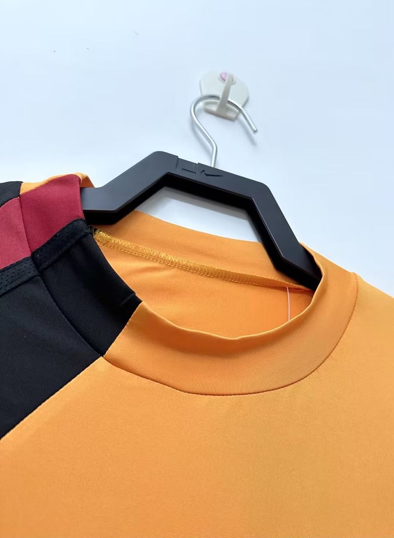 Retro AS Roma 2005-2006 home image 4