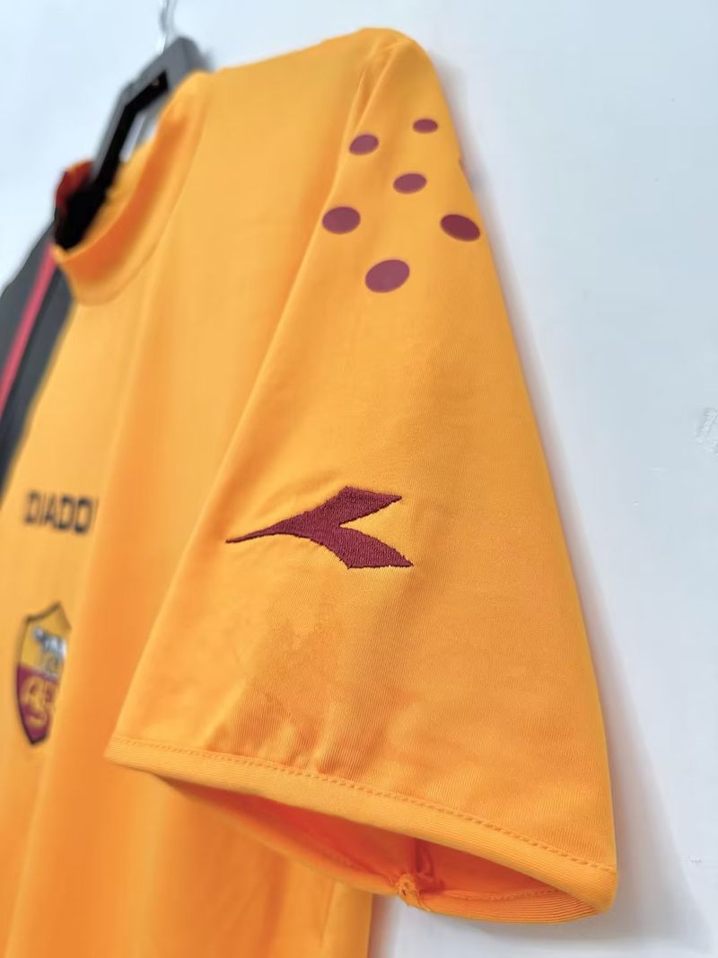 Retro AS Roma 2005-2006 home image 7