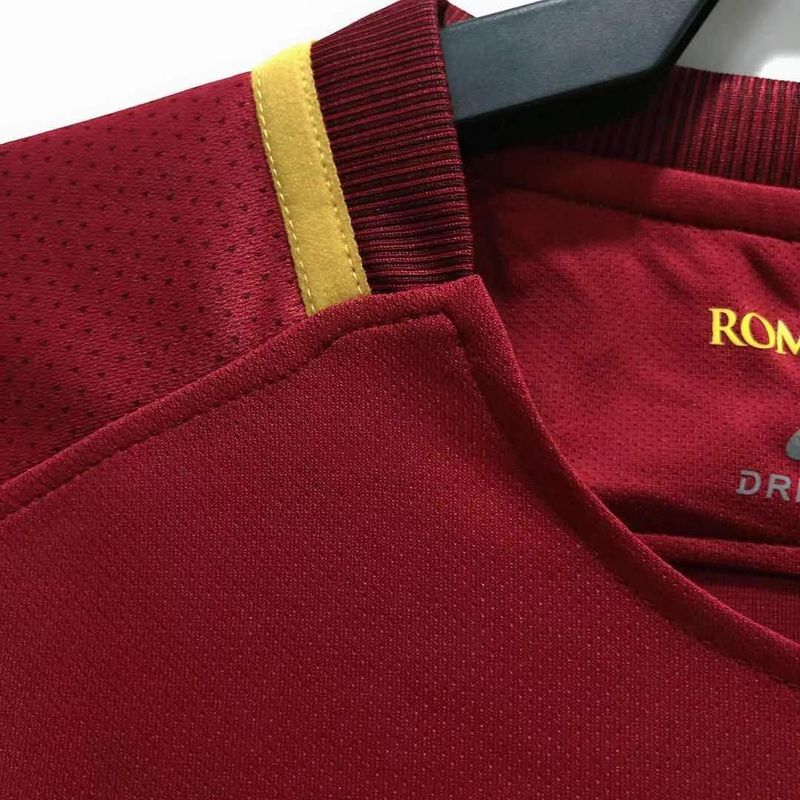 Retro AS Roma 2017-2018 home image 3