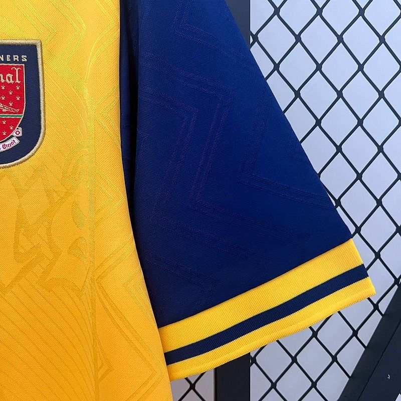 Retro Arsenal FC 1996-1997 away image 5