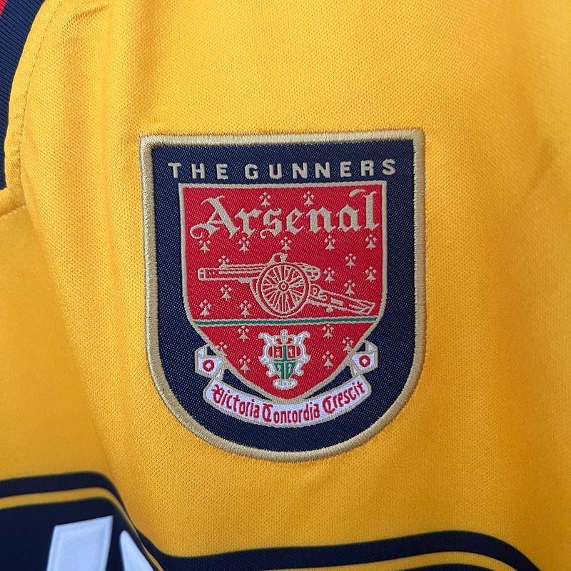 Retro Arsenal FC 1997-1999 away image 5