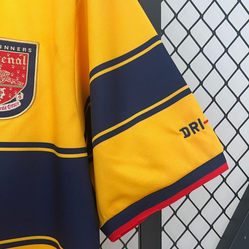 Retro Arsenal FC 1997-1999 away image 9