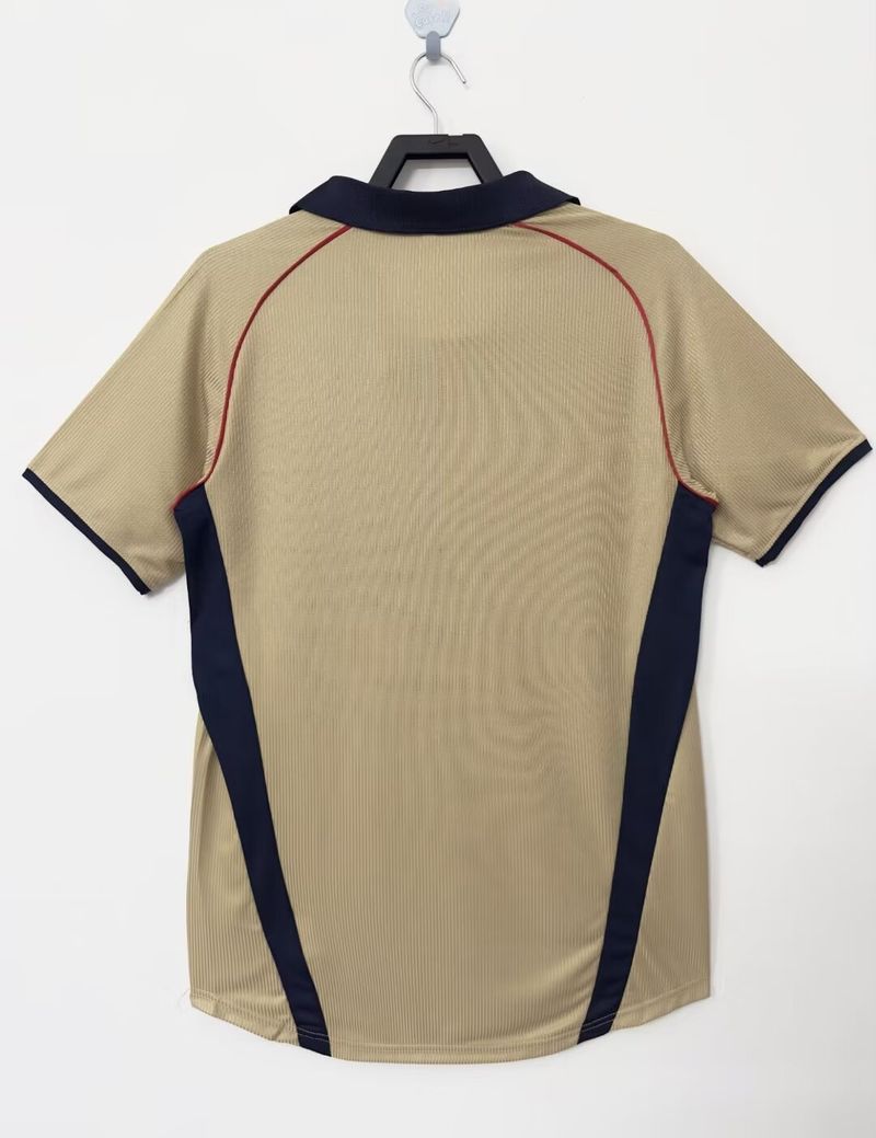 Retro Arsenal FC 2001-2002 away image 2