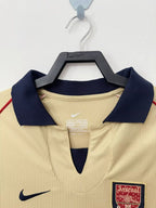 Retro Arsenal FC 2001-2002 away image 3