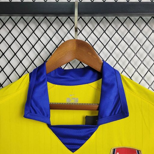 Retro Arsenal FC 2003-2004 away image 4