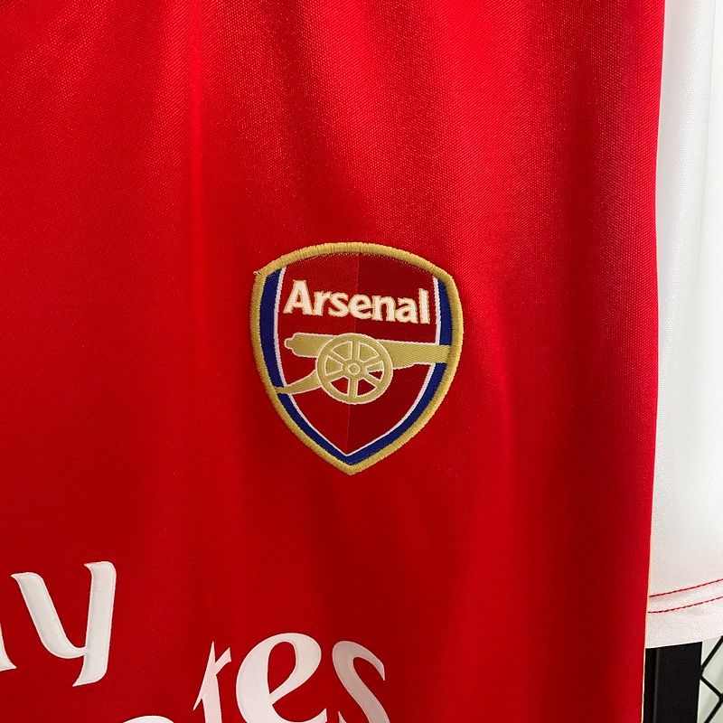 Retro Arsenal FC 2006-2008 home image 8