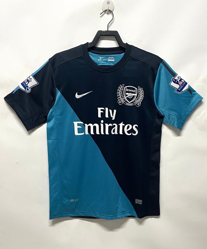 Retro Arsenal FC 2011-2012 away