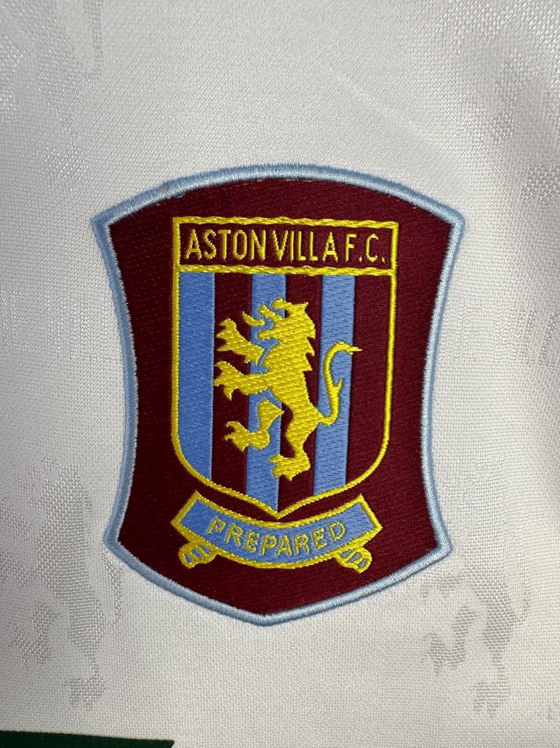 Retro Aston Villa 1995-1996 away image 7