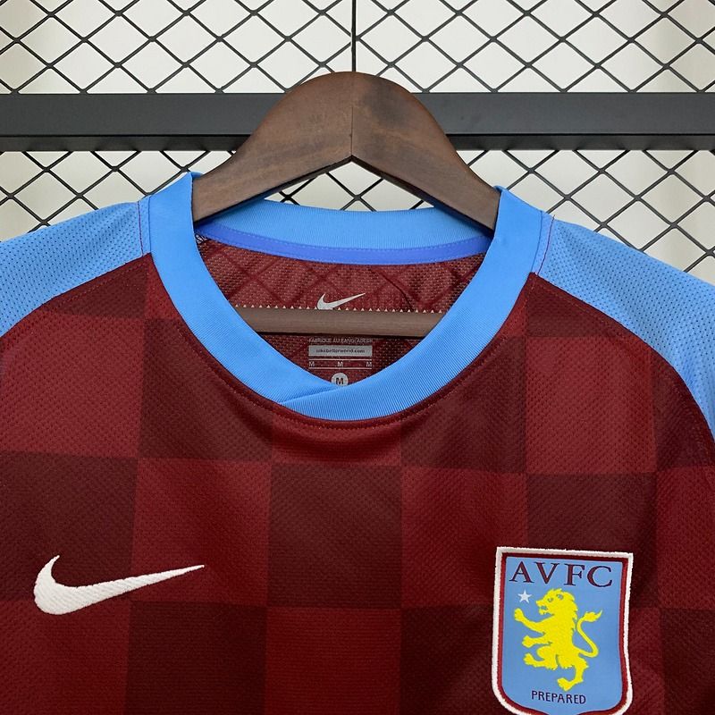 Retro Aston Villa 2011-2012 home image 4