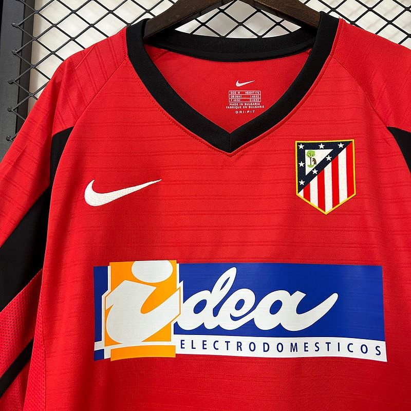 Retro Atletico Madrid 2001-2002 away image 3