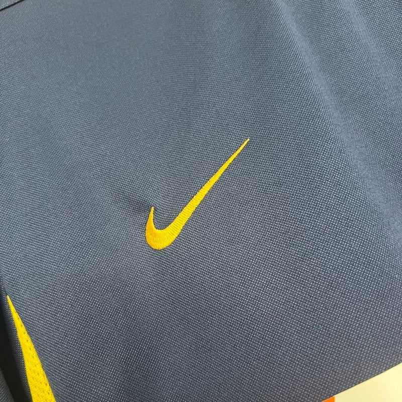 Retro Atletico Madrid 2002-2003 away image 9