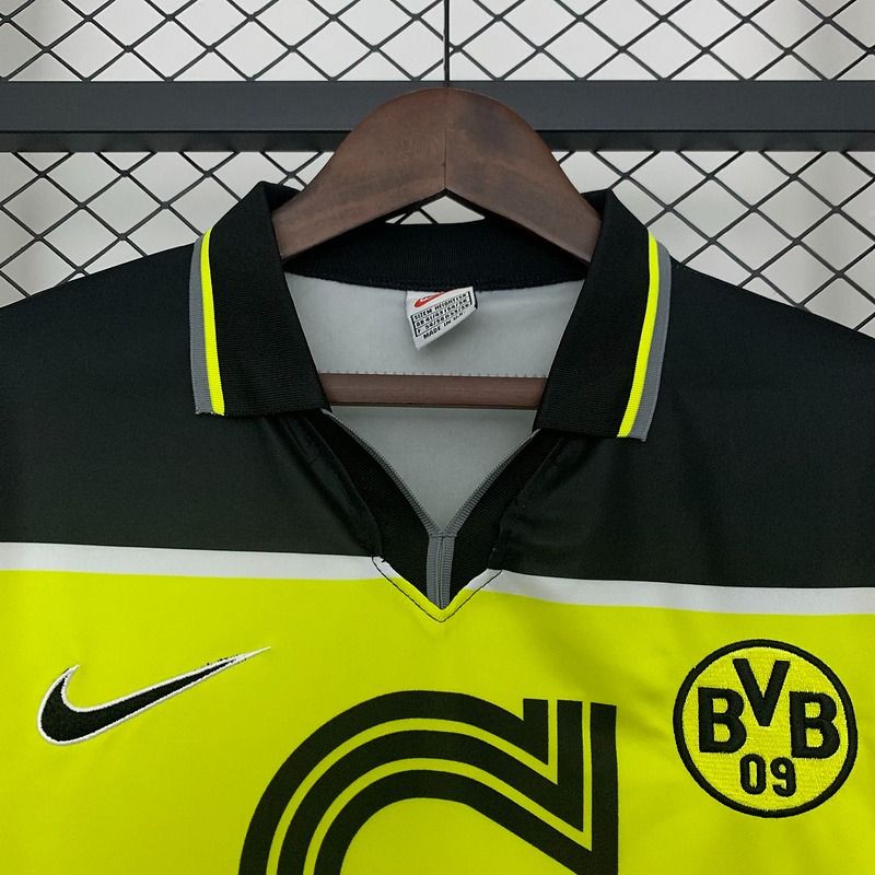 Retro BVB Dortmund 1996-1997 home image 3