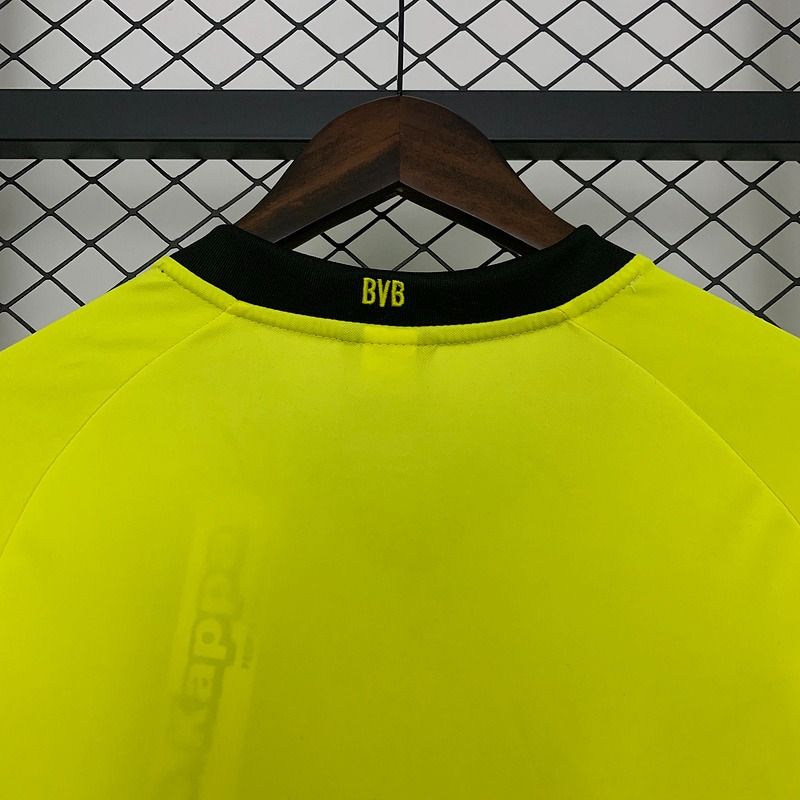 Retro BVB Dortmund 2011-2012 home image 4