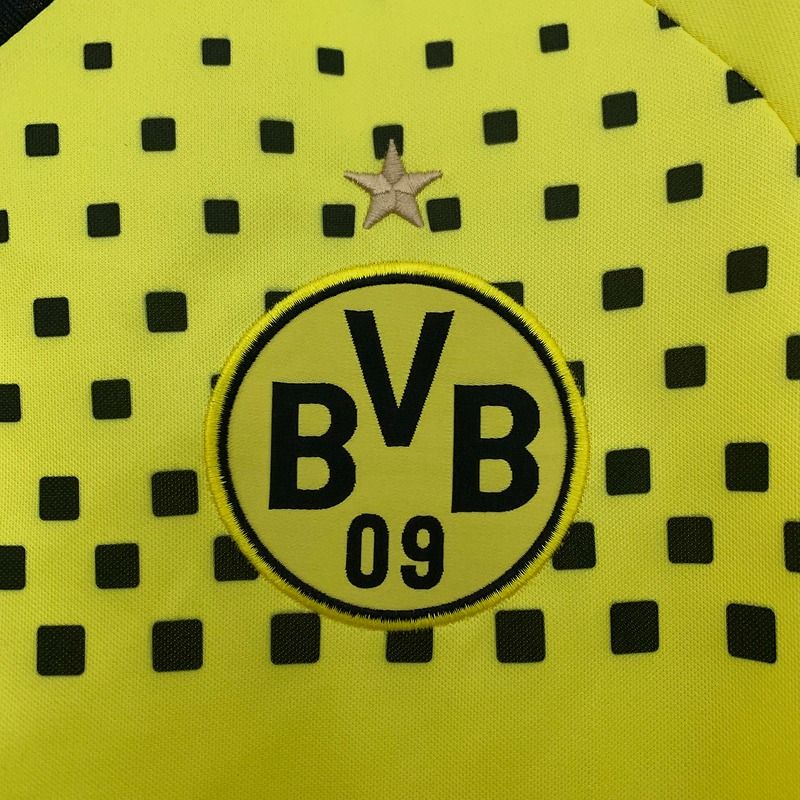 Retro BVB Dortmund 2011-2012 home image 6