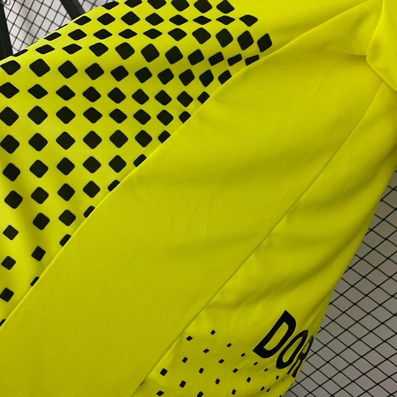 Retro BVB Dortmund 2011-2012 home image 7