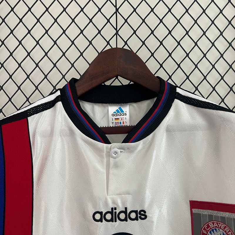Retro Bayern M?nchen 1996-1998 away image 3