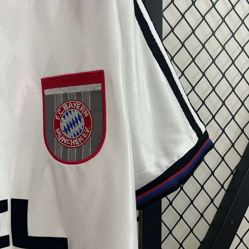 Retro Bayern M?nchen 1996-1998 away image 9