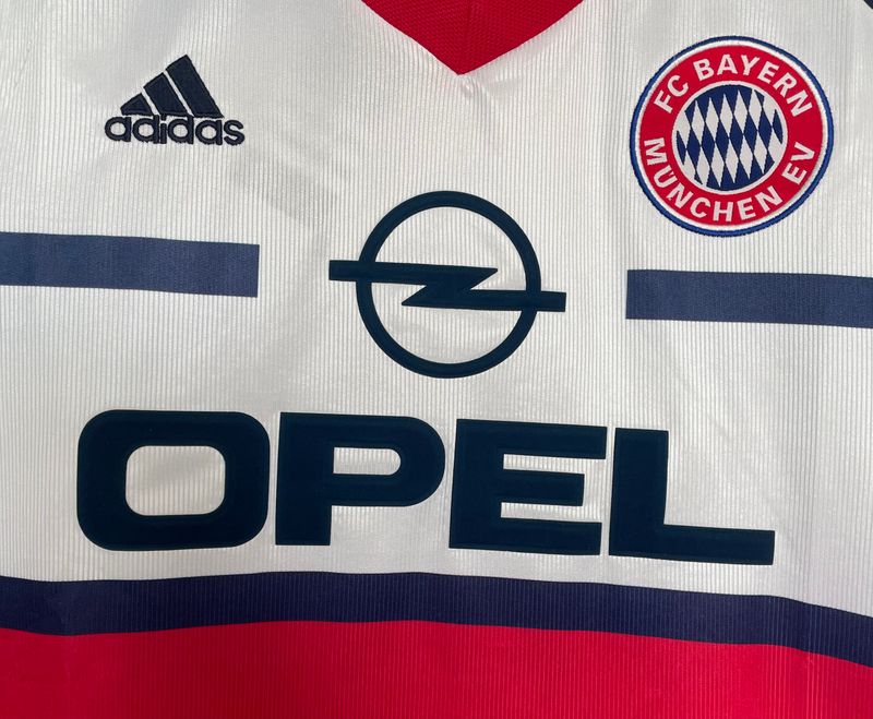 Retro Bayern M?nchen 1998-2000 away image 4