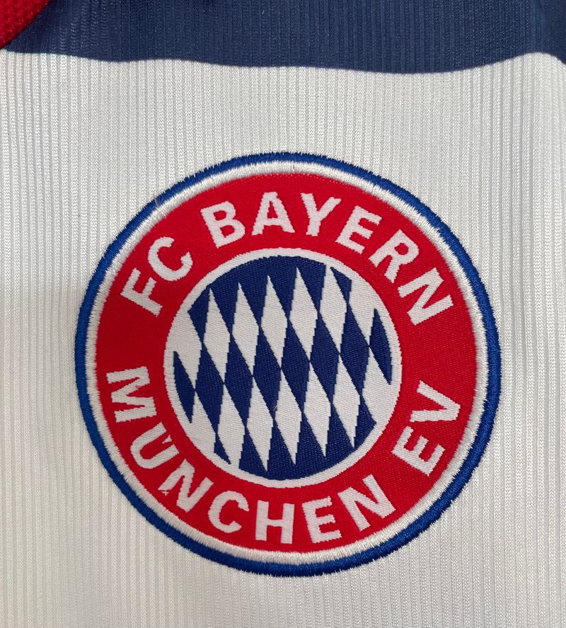 Retro Bayern M?nchen 1998-2000 away image 8