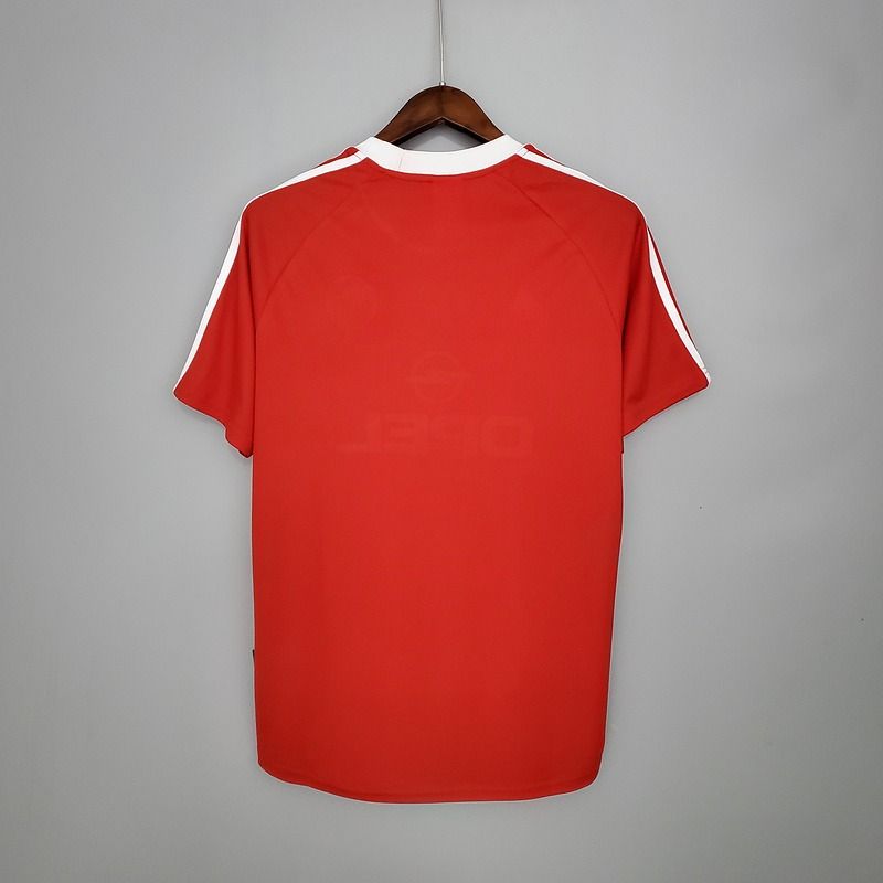 Retro Bayern M?nchen 2000-2001 home image 2