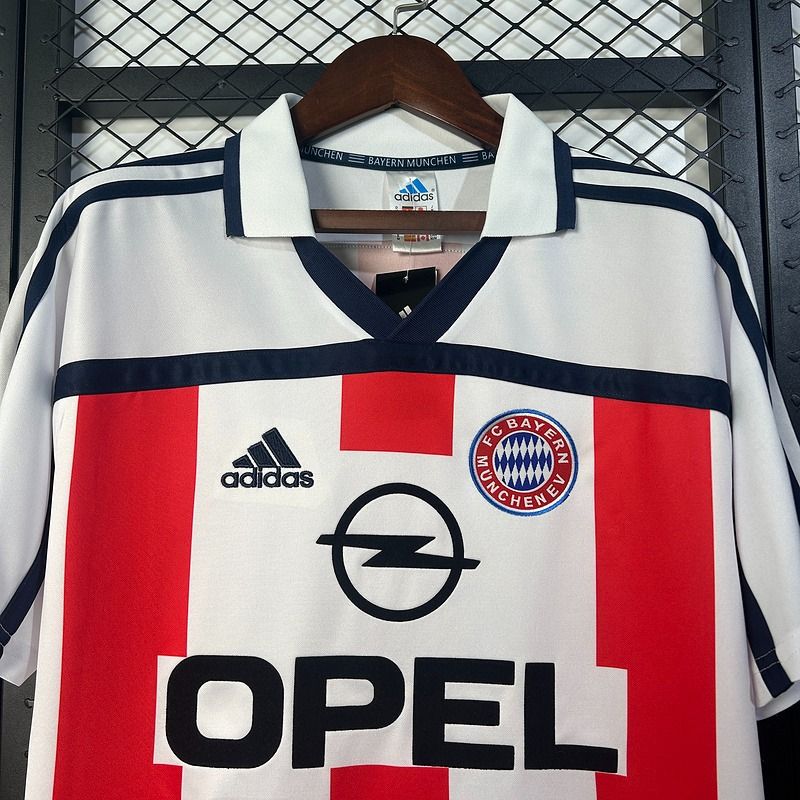 Retro Bayern M?nchen 2000-2002 away image 3