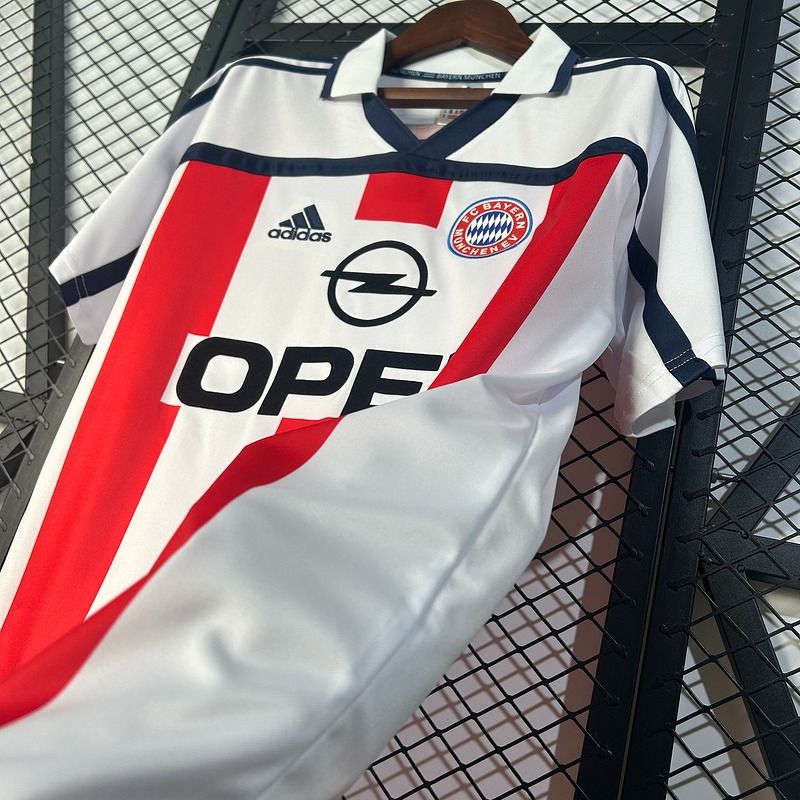 Retro Bayern M?nchen 2000-2002 away image 5