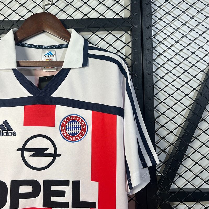 Retro Bayern M?nchen 2000-2002 away image 6