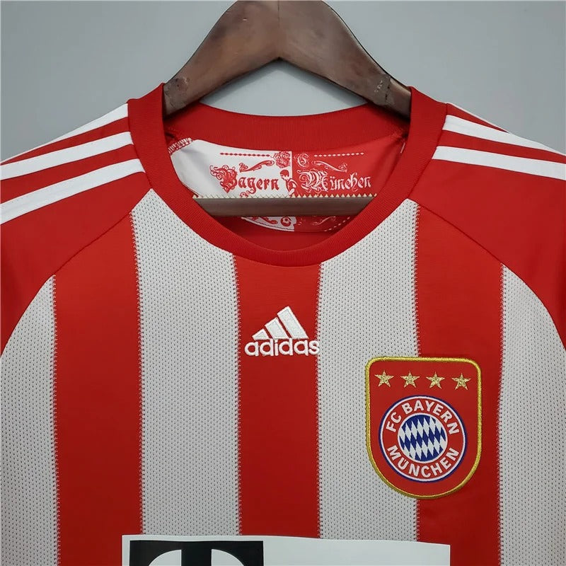 Retro Bayern M?nchen 2010-2011 home image 3