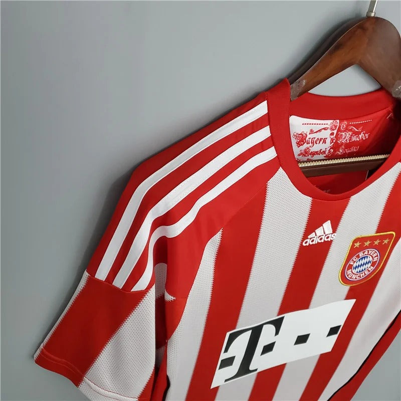 Retro Bayern M?nchen 2010-2011 home image 4