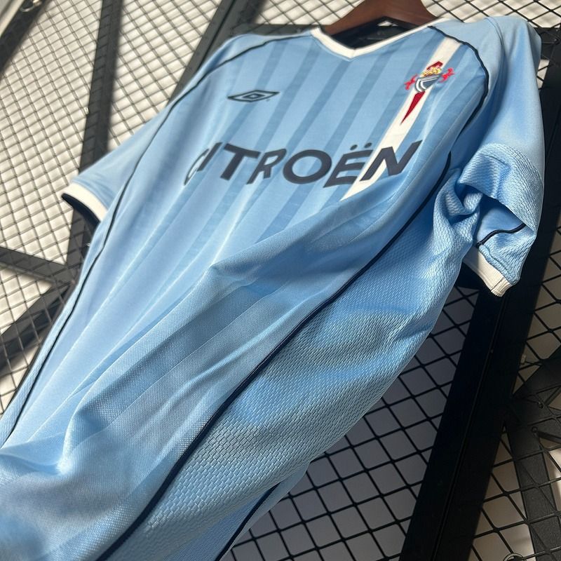 Retro Celta Vigo 2001-2002 home image 5