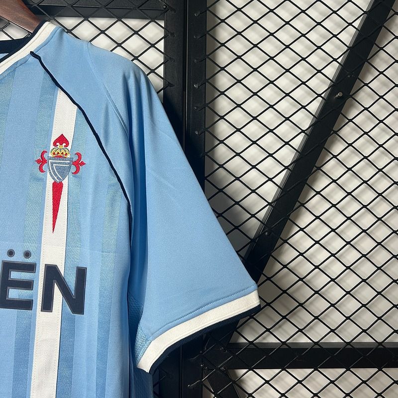 Retro Celta Vigo 2001-2002 home image 6