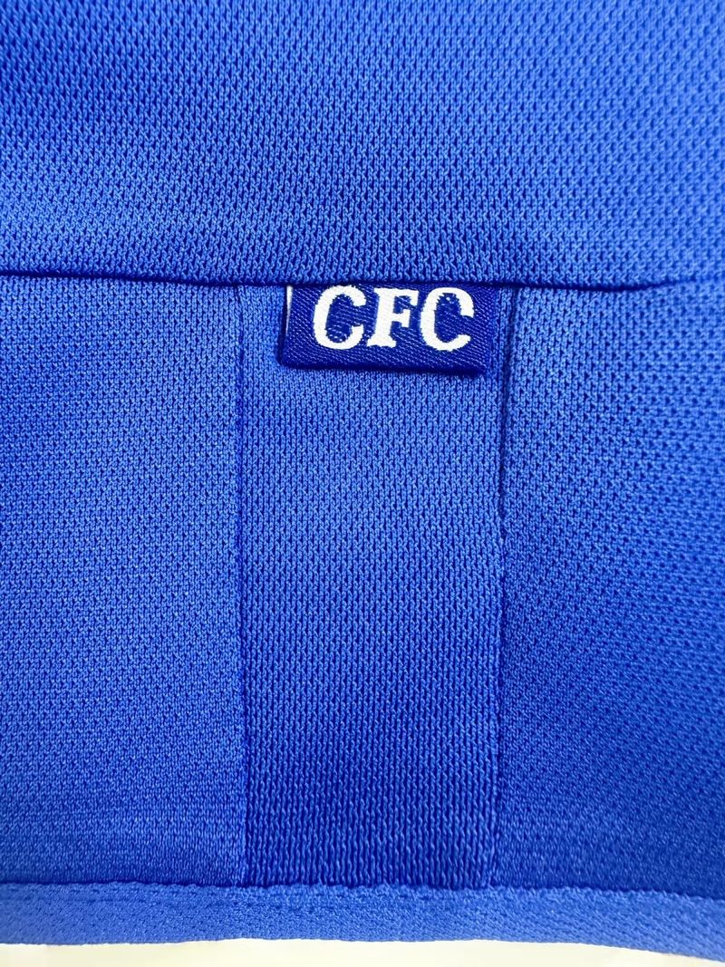 Retro Chelsea FC 2001-2003 home image 7