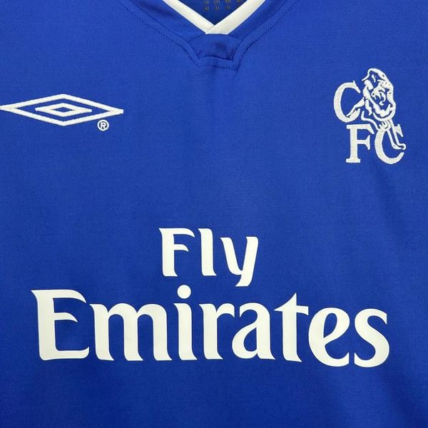 Retro Chelsea FC 2004-2005 home image 4
