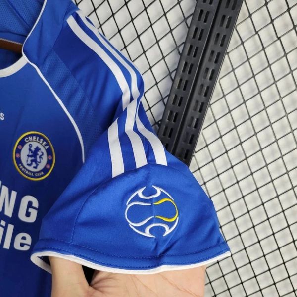 Retro Chelsea FC 2006-2007 home image 5