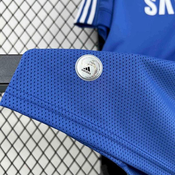 Retro Chelsea FC 2009-2010 home image 5