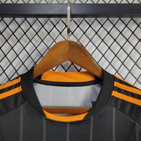 Retro Chelsea FC 2010-2011 away image 3