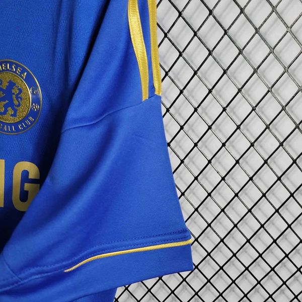 Retro Chelsea FC 2012-2013 home image 4