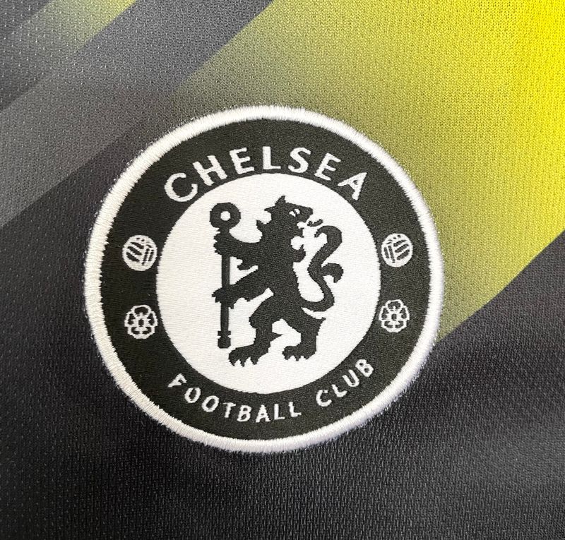 Retro Chelsea FC 2012-2013 second away image 5