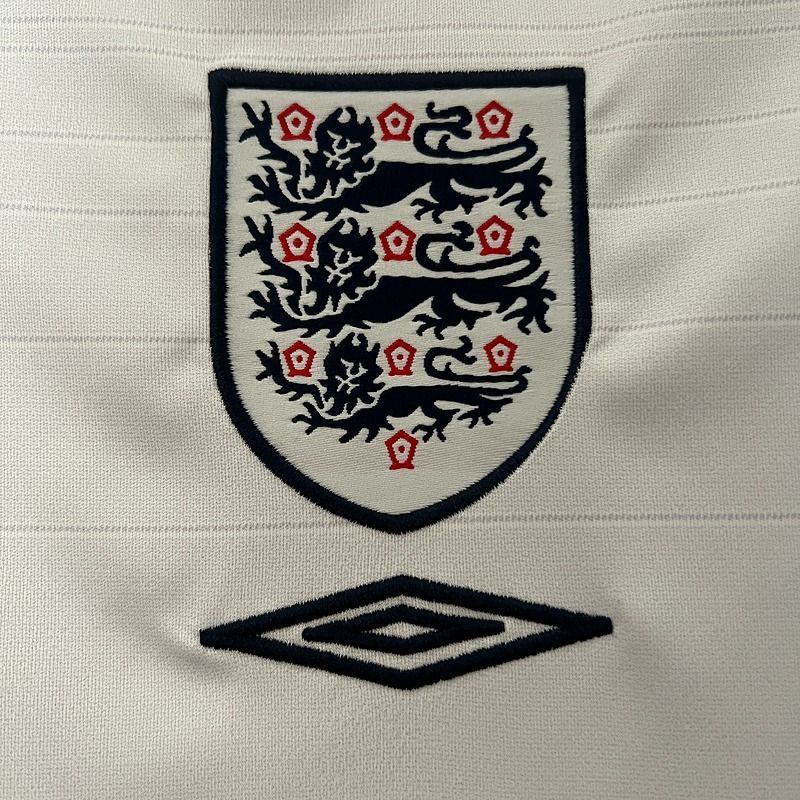 Retro England national 2004 home image 5