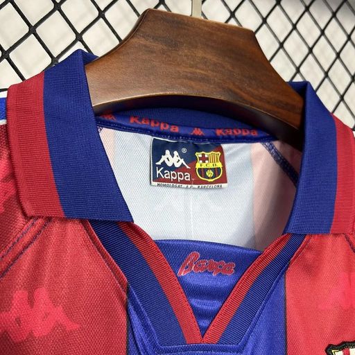 Retro FC Barcelona 1996-1997 home image 5