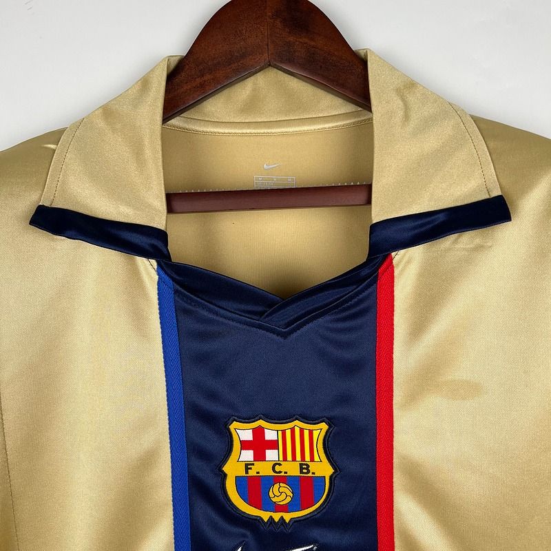 Retro FC Barcelona 2001-2002 away image 3