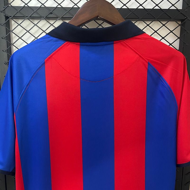 Retro FC Barcelona 2001-2002 home image 4