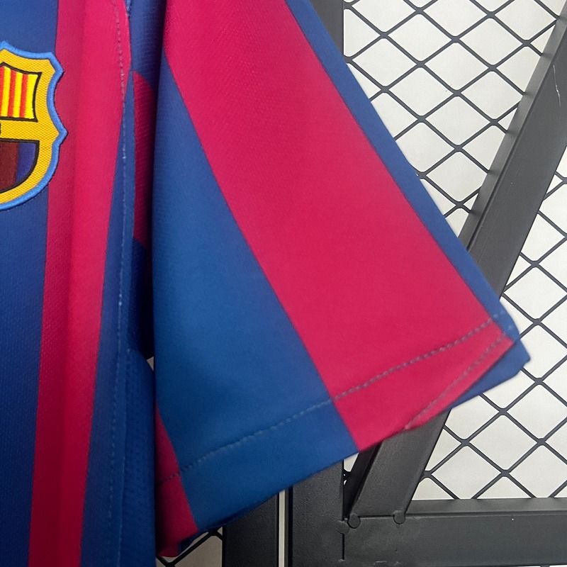 Retro FC Barcelona 2005-2006 home image 5
