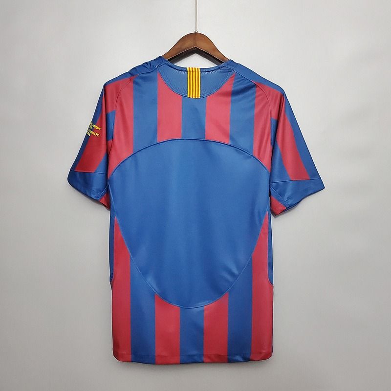 Retro FC Barcelona 2005-2006 home UCL edition image 3